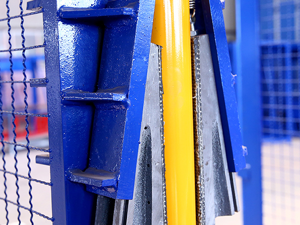 漸進式防墜落防斷繩安全保護 漸進式防墜落防斷繩安全保護